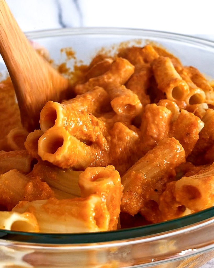 Creamy Tofu Pasta Sauce by Justine Snacks
