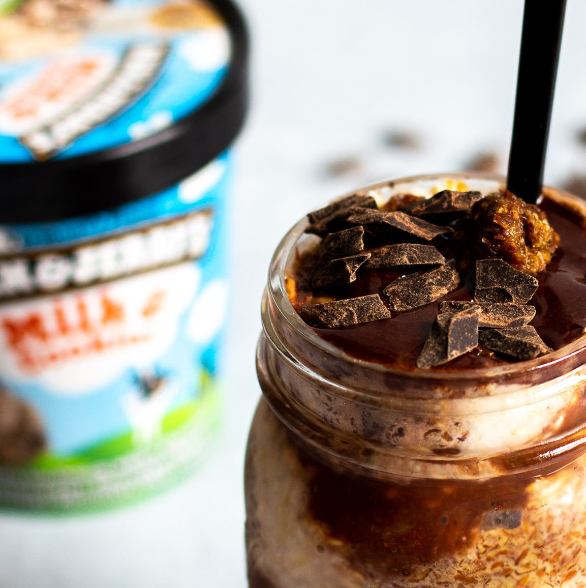 Healthy chocolate chip cookie dough overnight oats that are raw, vegan and gluten free.