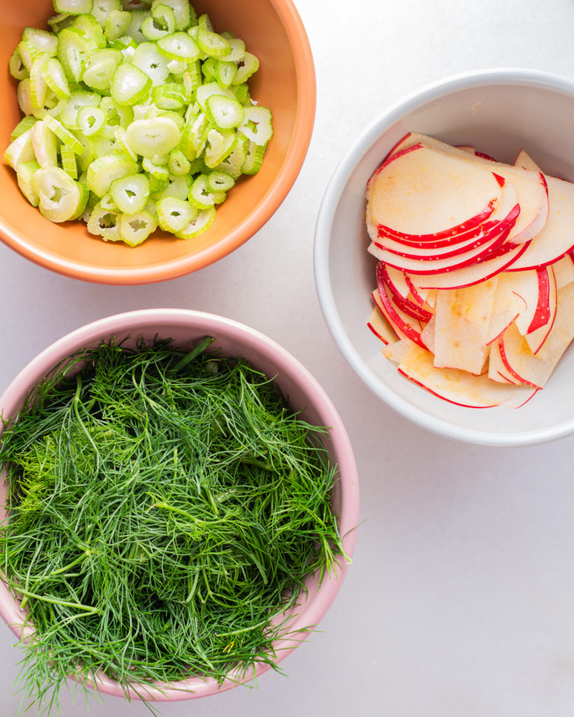 sliced apple, fennel
