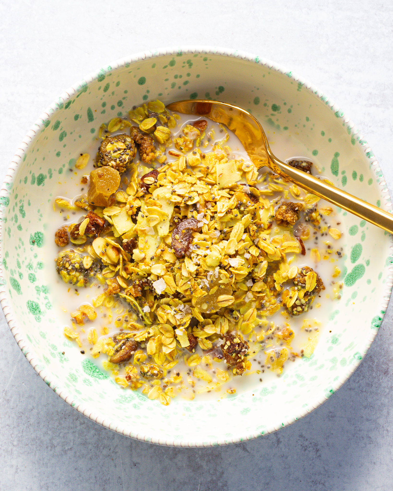 Coconut Turmeric Muesli