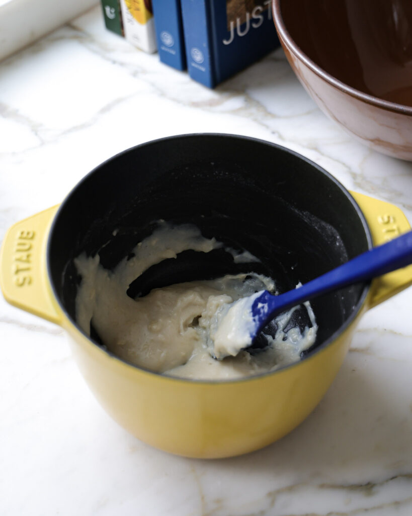 Cooked tangzhong in a pot.